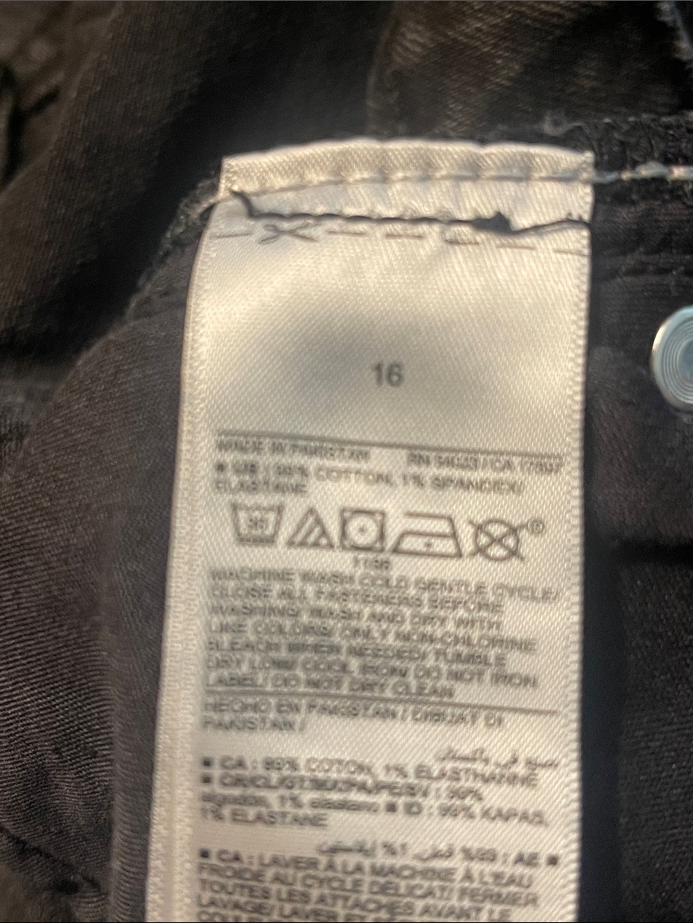 Old Navy Black Frayed Hem Denim Shorts - Picture 4 of 4